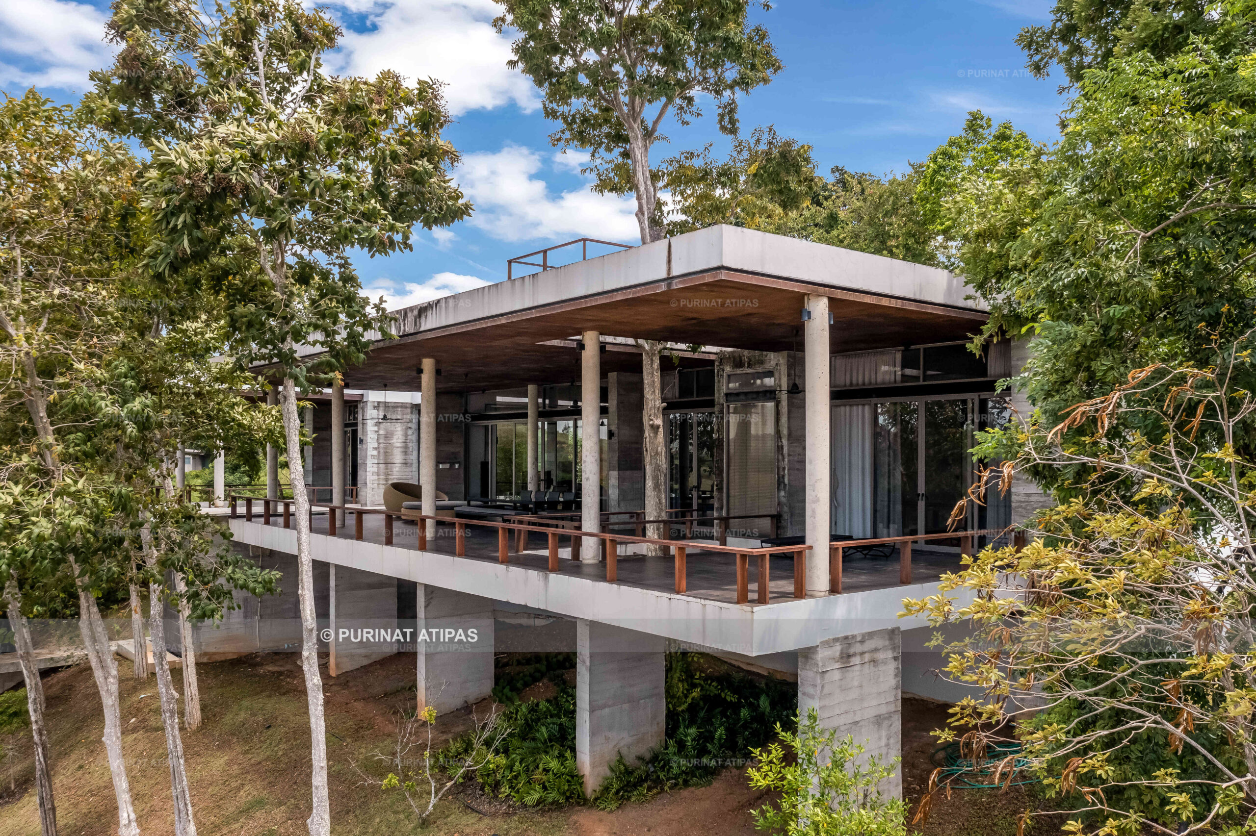 บ้านเขาใหญ่